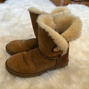 Ugg Bailey Button Short Boots